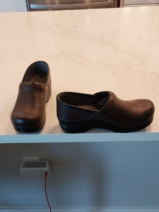 Dansko Shoes - Dansko Brown And Black Leather Clogs...SIZE 6...ALMOST NEW !!